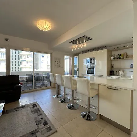 Appartamento C028-nice With Terrace - Close To The